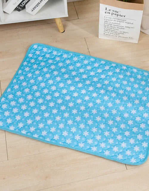 Load image into Gallery viewer, Dog Urine Pads Washable Reusable anti Slip Pet Pee Pad Puppy Training Pad Pet Bed for Car Seat Cover Pet Supplies
